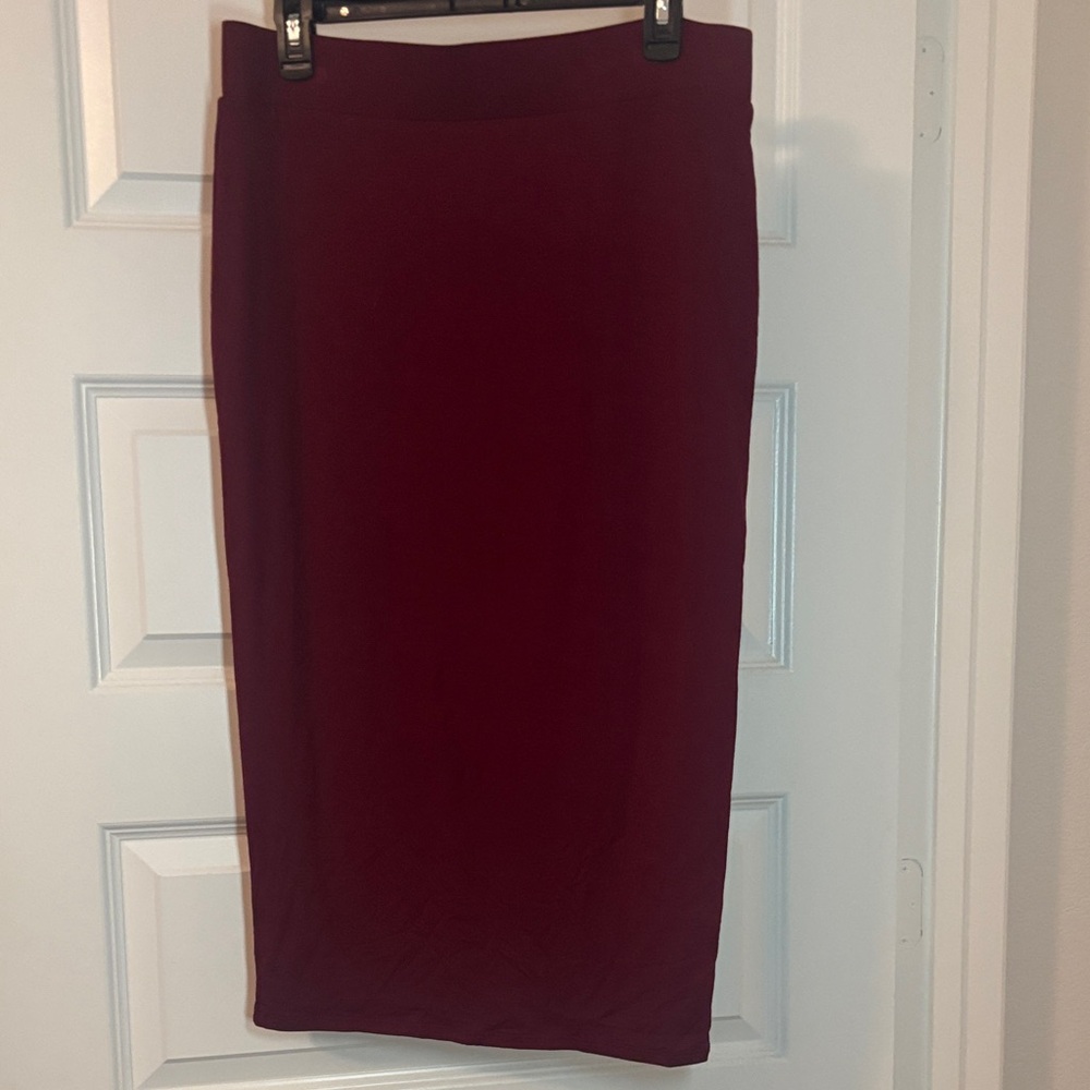 Bar III Burgundy Pencil Bodycon Skirt SZ L fully lined form fitting midi career